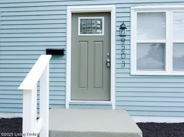 9203 Wilson Ave, Lyndon, KY 40242