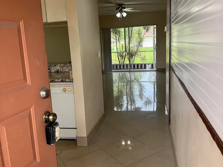 9921 Three Lakes Cir #9921 — Photo 12