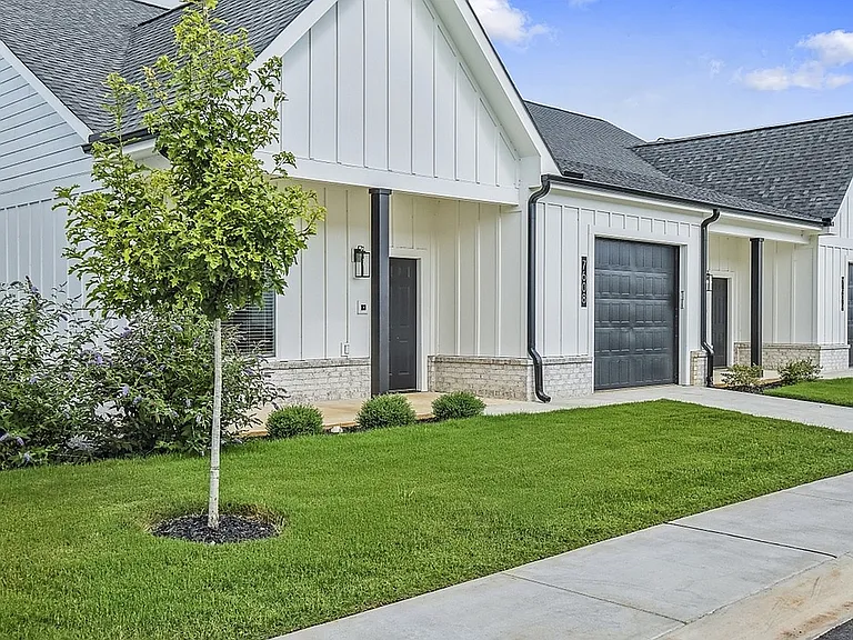 Villas at Capital Twenty — Photo 20