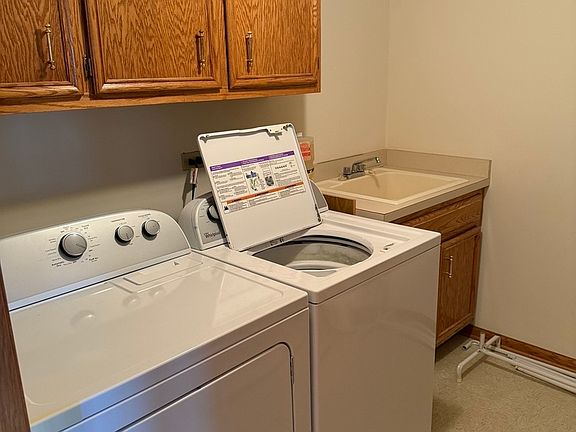 3rd image of 5034 Circle Dr APT 209