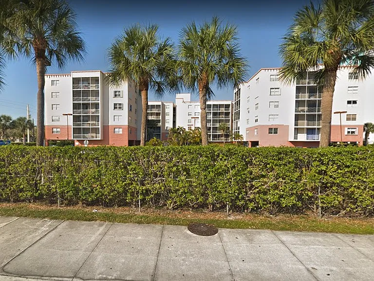 2821 N Miami Beach Blvd #2 — Photo 4