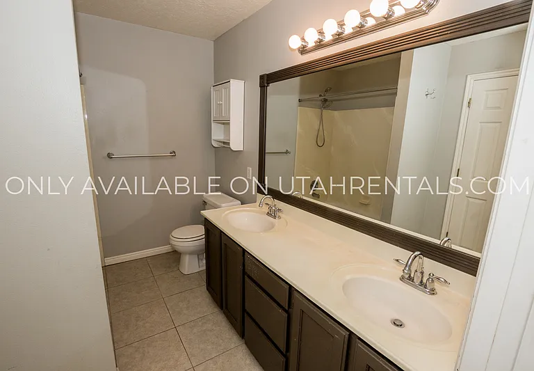 1057 S 810 E — Photo 22
