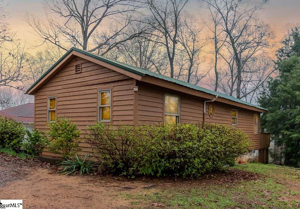 1st image of 104 Blake Dr