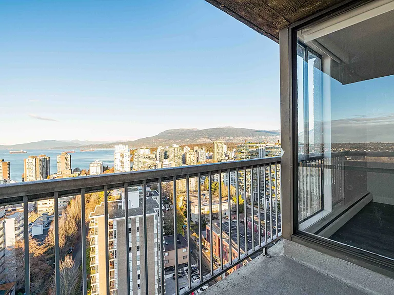 1265 Burnaby St — Photo 17