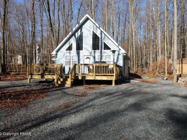 201 Wyalusing Dr, Pocono Lake, PA 18347