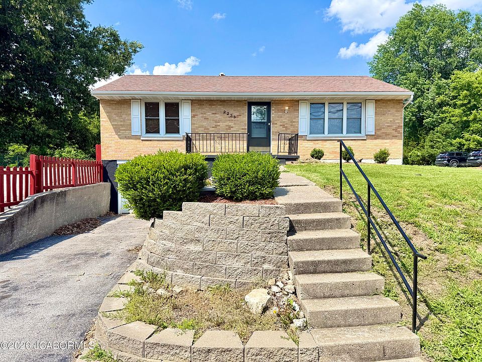1st image of 2233 Expressview Dr
