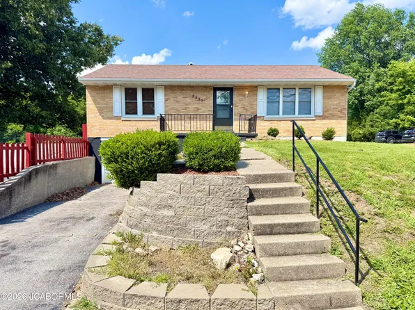 2233 Expressview Dr, Jefferson City, MO 65101