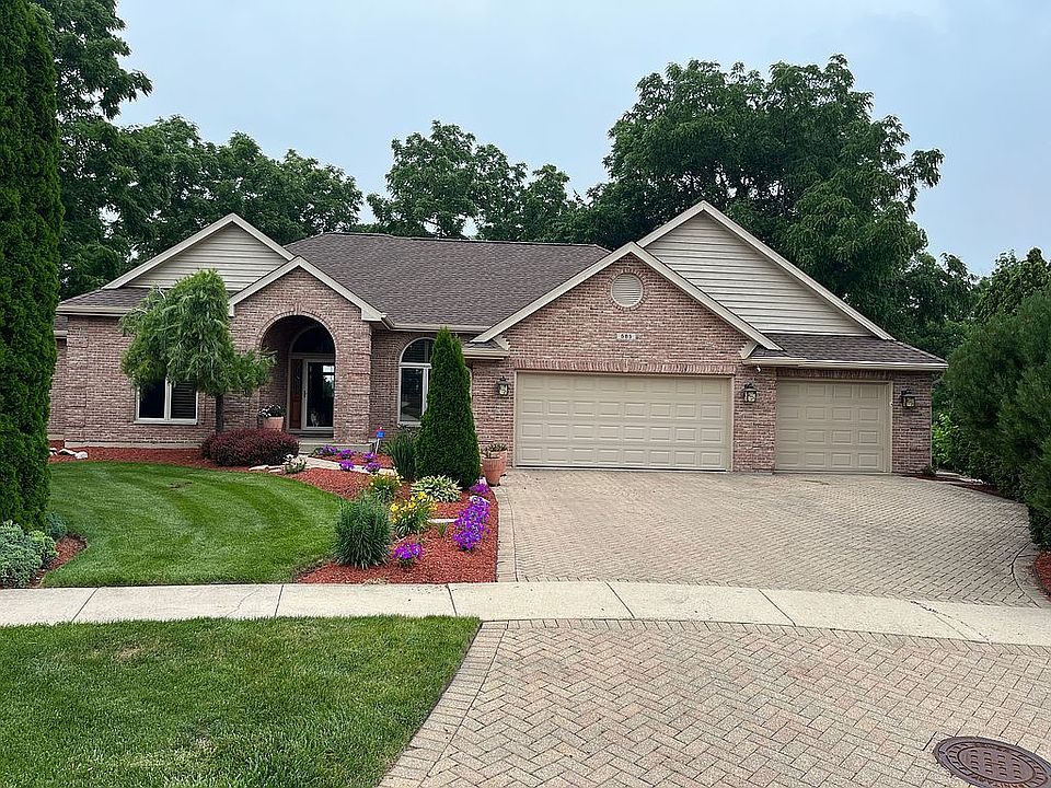 1st image of 585 Edelweiss Ct