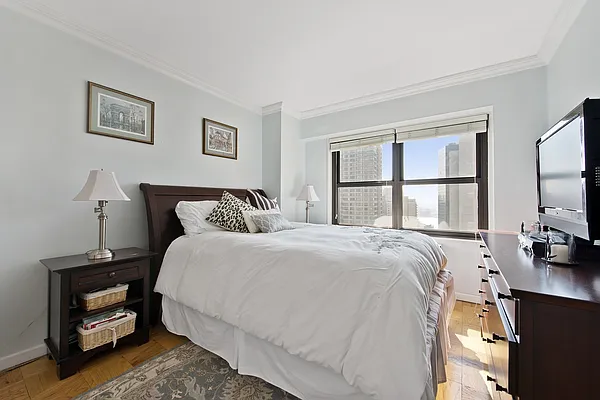 Sold by Nest Seekers International | media 4