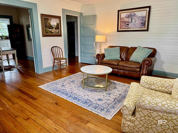 4th image of 510 N White Ave