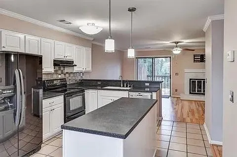 222 Forkner Dr #23 — Photo 3