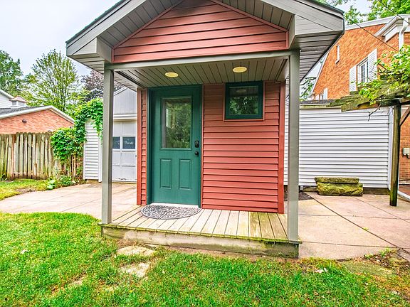 5th image of 416 Arrowhead Dr