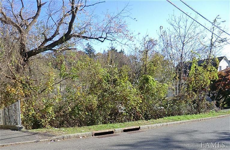 2nd image of 48 Hall Ave