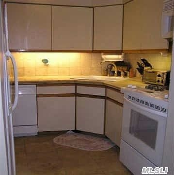 4th image of 66 Fairview Cir
