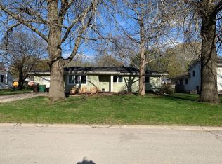215 S 10th Ave, Winterset, IA 50273