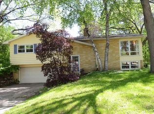 1113 Valley Stream Dr, Madison, WI 53711