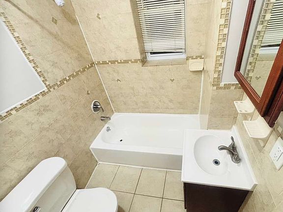 5th image of 384-86 Baldwin Ave #20E