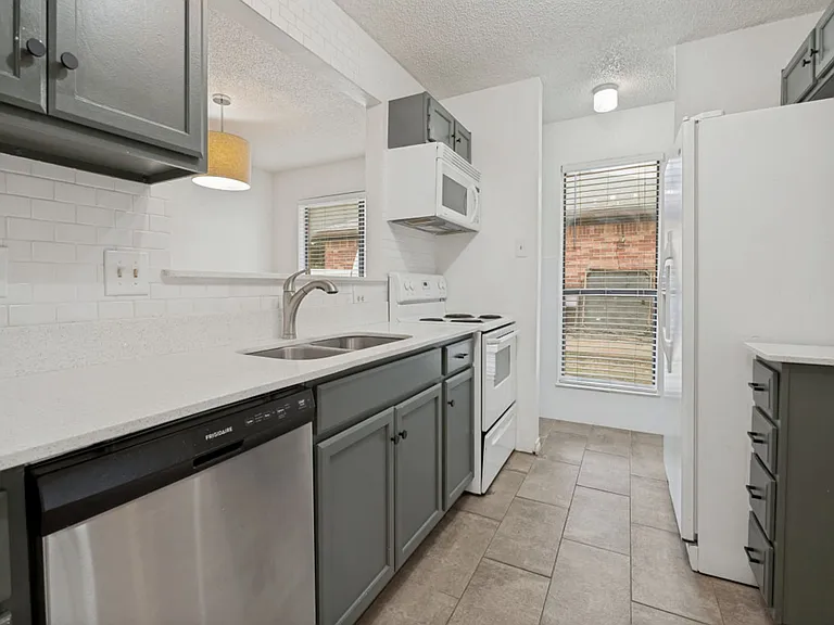 3006 Post Oak Dr — Photo 6