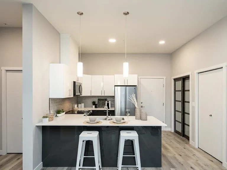 425 Ballantrae Dr — Photo 38