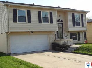 6515 Read St, Omaha, NE 68152