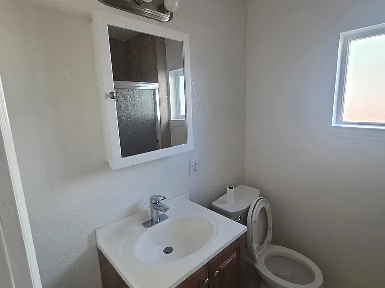 1837 Pullman St — Photo 11