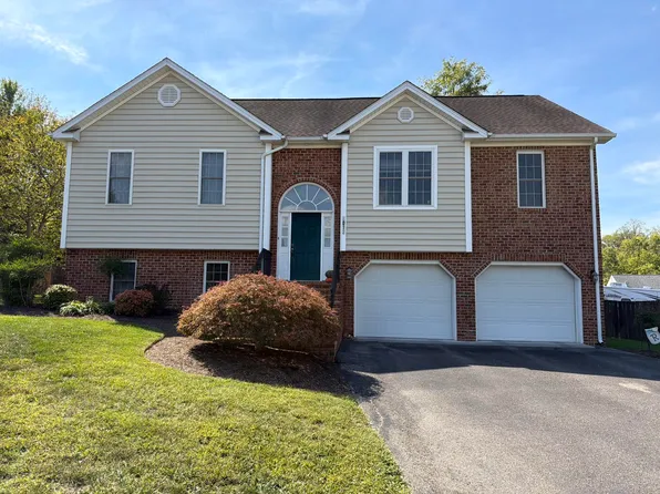 8012 Whittler Ct, Roanoke, VA 24019