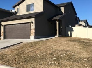 2 W Arnold Dr, Layton, UT 84041