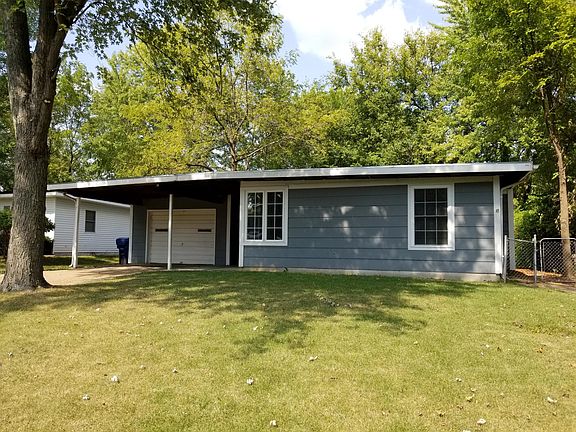 3rd image of 13 Redwood Dr