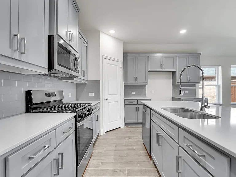 2905 Cantoni Crk — Photo 12