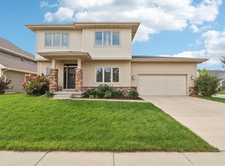 9919 Bronze Leaf Ln, Middleton, WI 53562