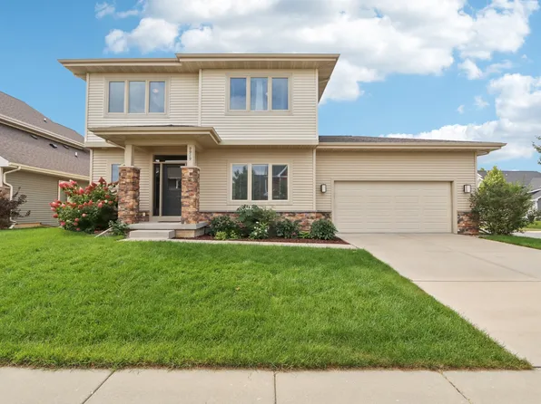 9919 Bronze Leaf Ln, Middleton, WI 53562