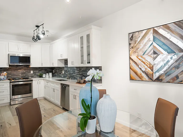 453 Cork Harbour Cir #E — Photo 16