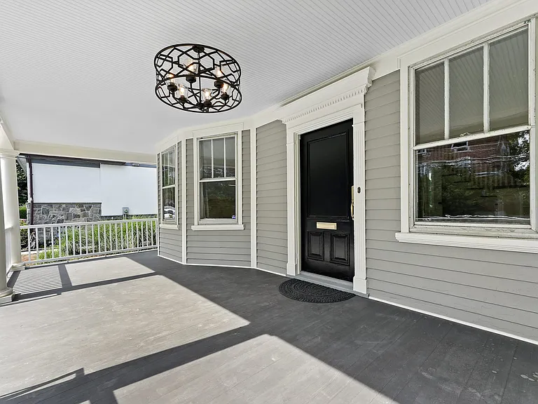 16 Kraft Ave — Photo 2