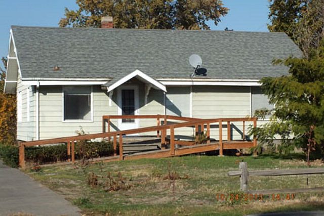 1st image of 936 Wallula Ave