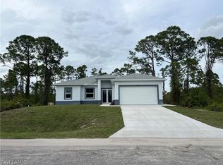 1198 Dixie Ave, Lehigh Acres, FL 33972