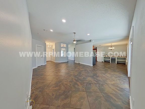 4th image of 7933 Skyview Blvd