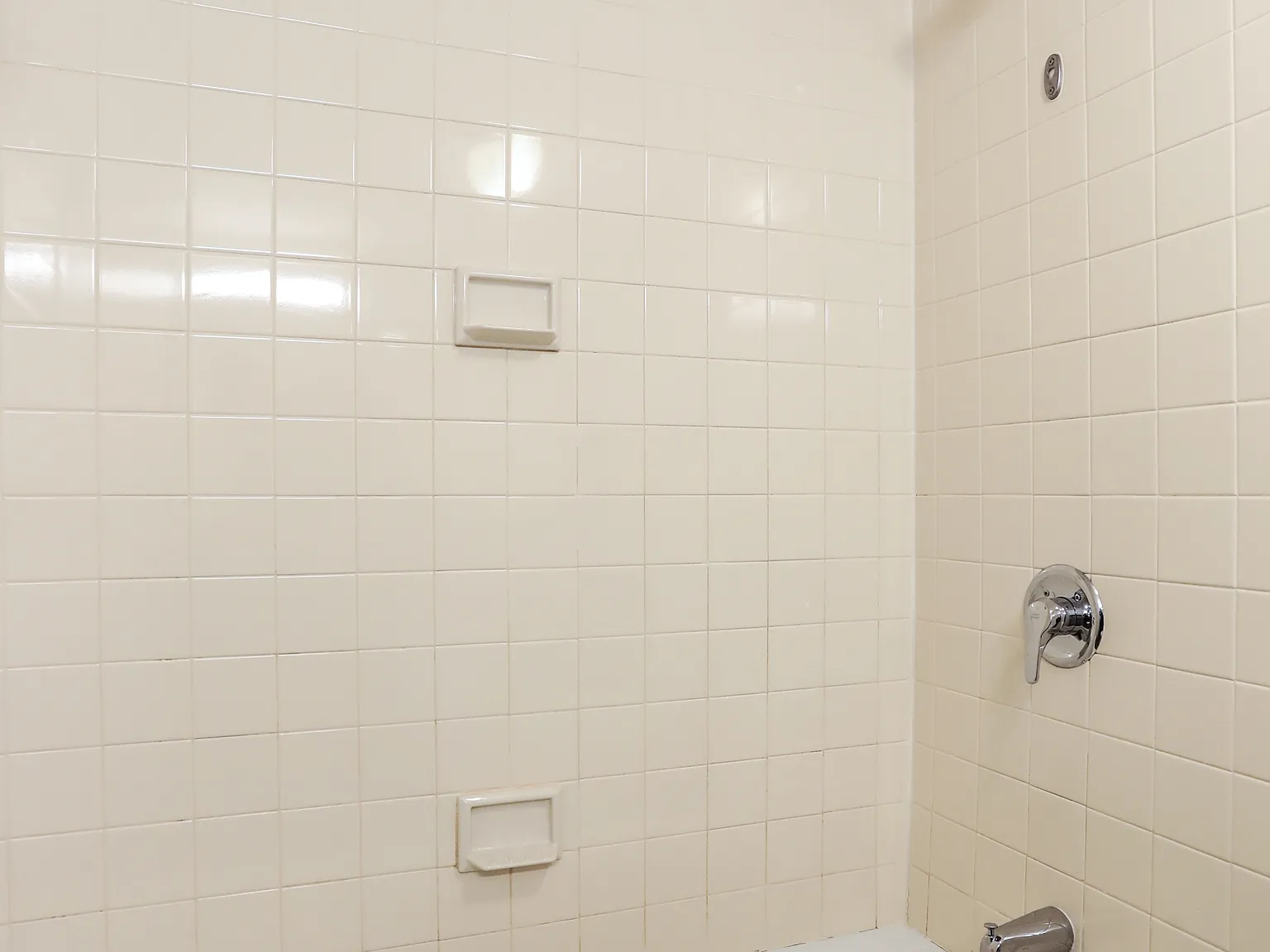 233 Lowe Drive - 413 - 413 — Photo 4