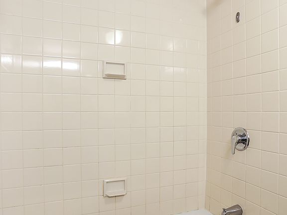 4th image of 233 Lowe Dr #413