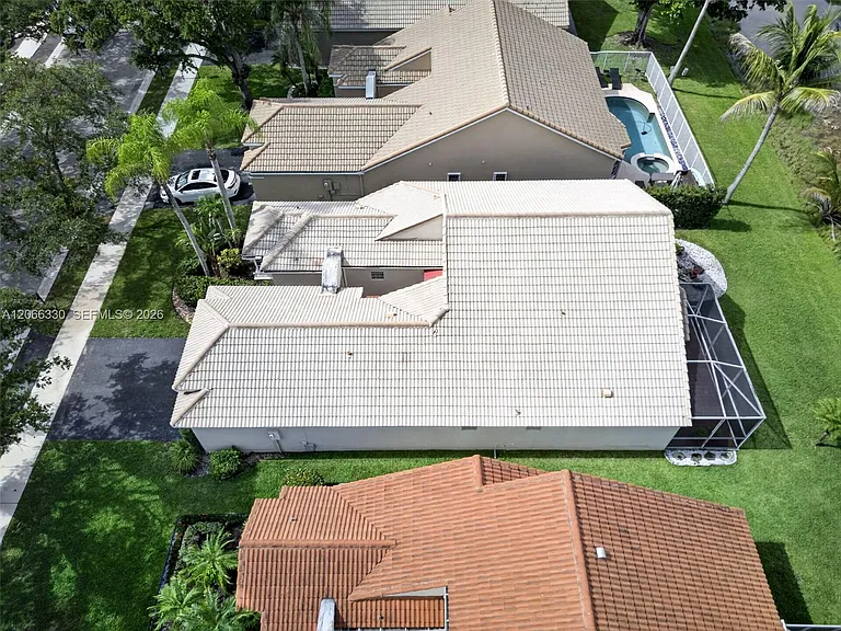 1520 Seabay Rd — Photo 109