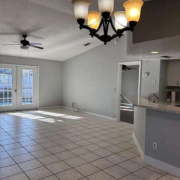 1927 Cheney Ct — Photo 3