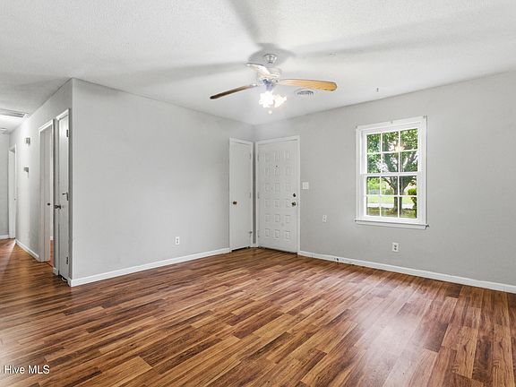 2nd image of 347 Jeanette Street