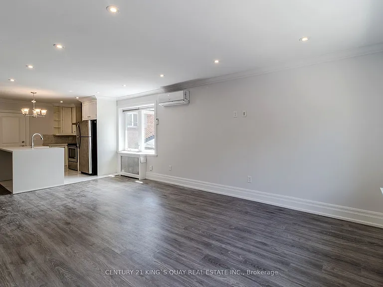 301 Cleveland St #301 — Photo 2