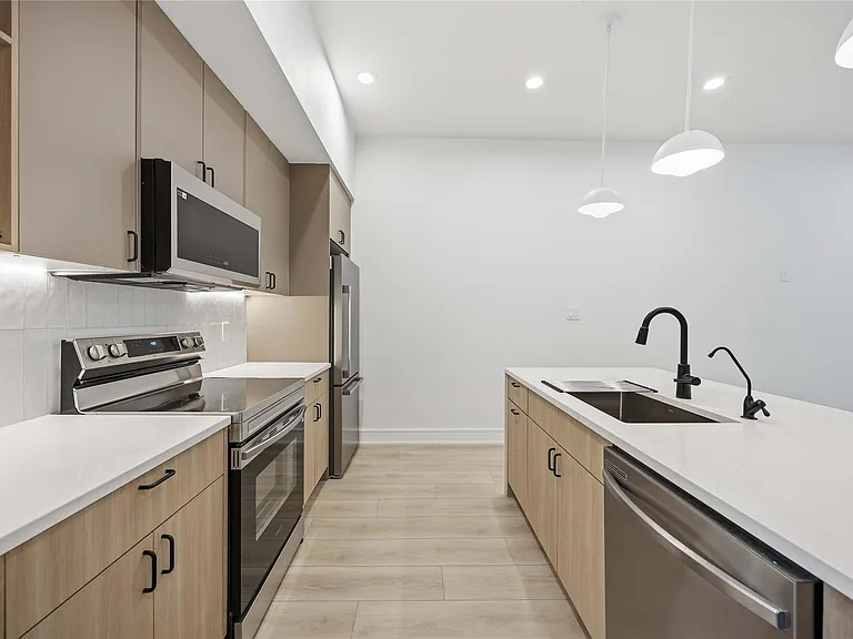 8019 Grandview St #B — Photo 7