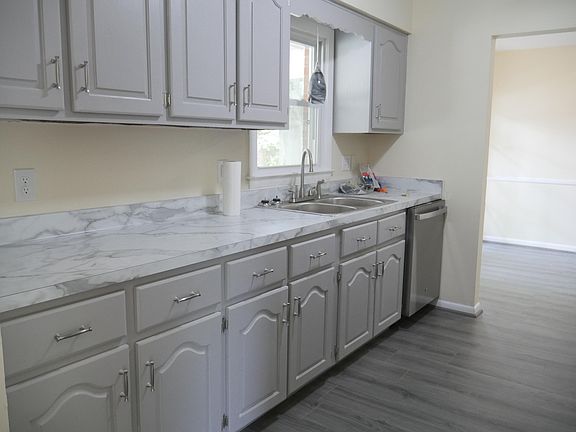 4th image of 1880 Wickland Dr