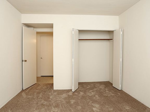Great closet space !