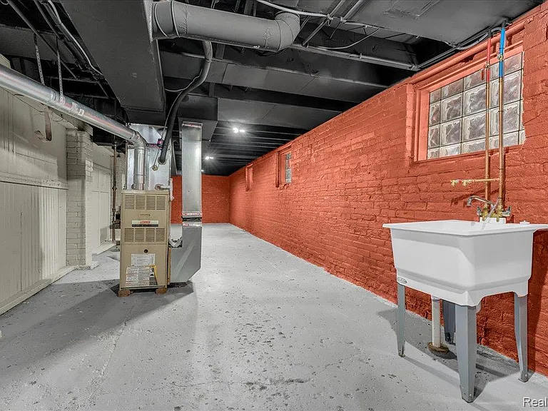 5238 Commonwealth St — Photo 22