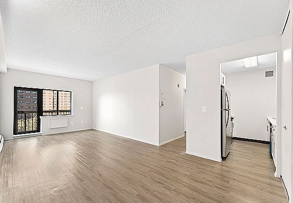 3rd image of 1425 Amsterdam Ave #8H