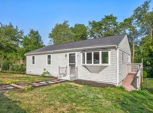 5 Peaceful Ln, Wareham, MA 02571