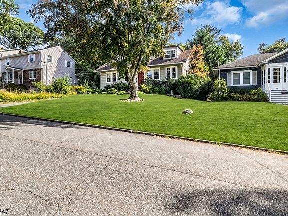 5th image of 32 Ferndale Rd