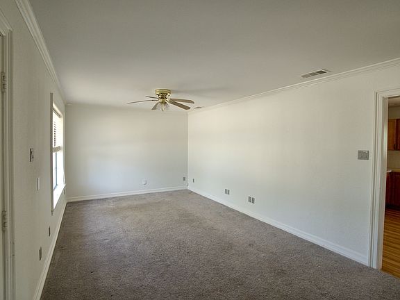 5th image of 6702 Hyacinth Ln